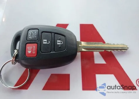 2017 Toyota Rav4 Xle z USA, uszkodzony, nr VIN JTMWFREV7HJ107943